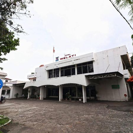 Hotel Melati Медан Экстерьер фото