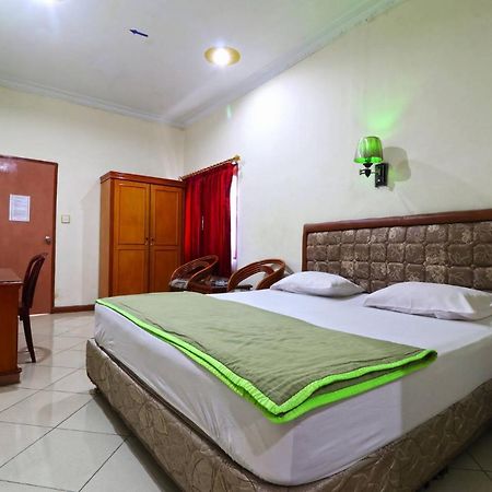 Hotel Melati Медан Экстерьер фото