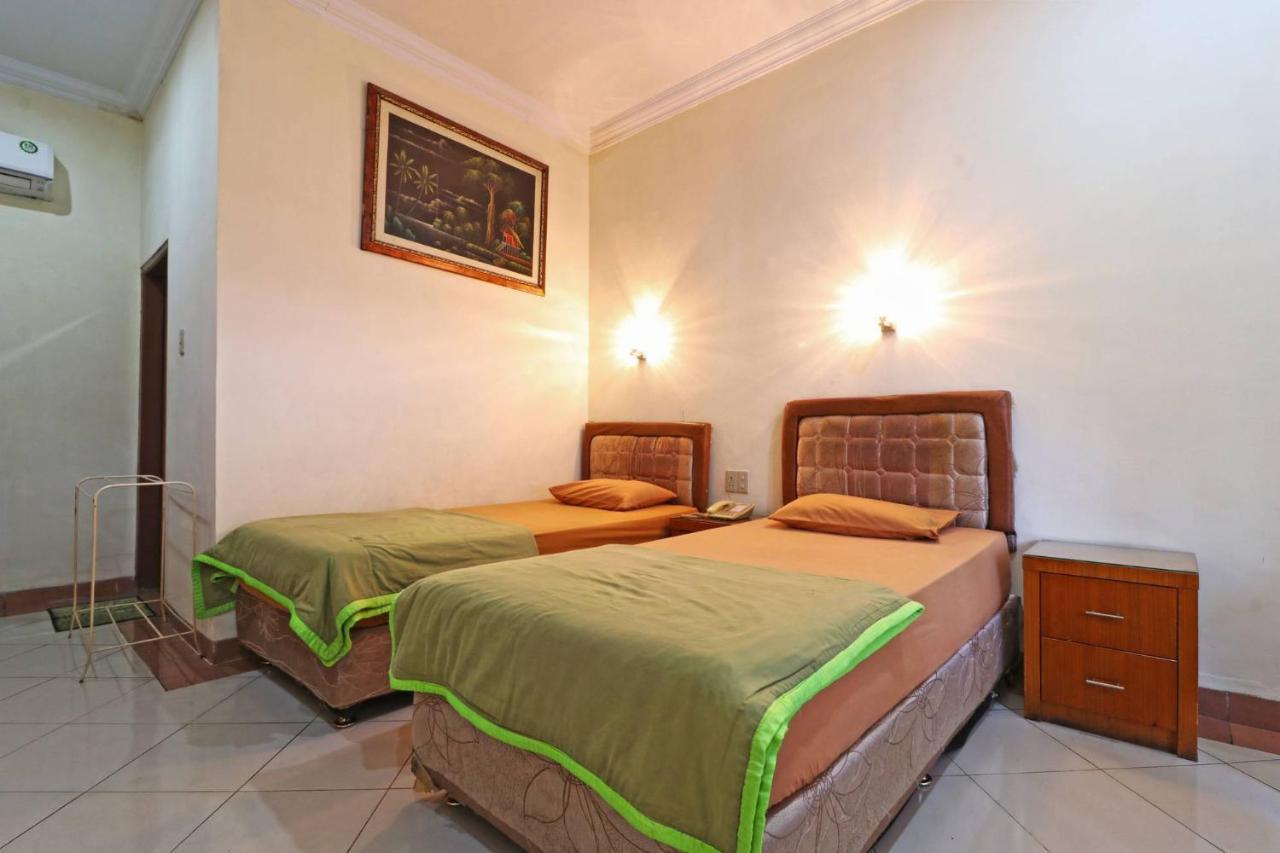 Hotel Melati Медан Экстерьер фото