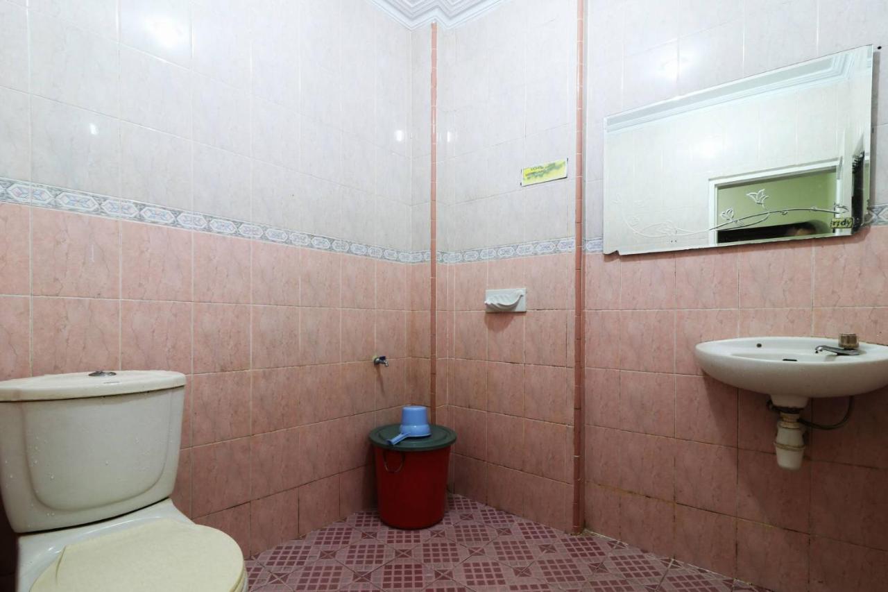 Hotel Melati Медан Экстерьер фото