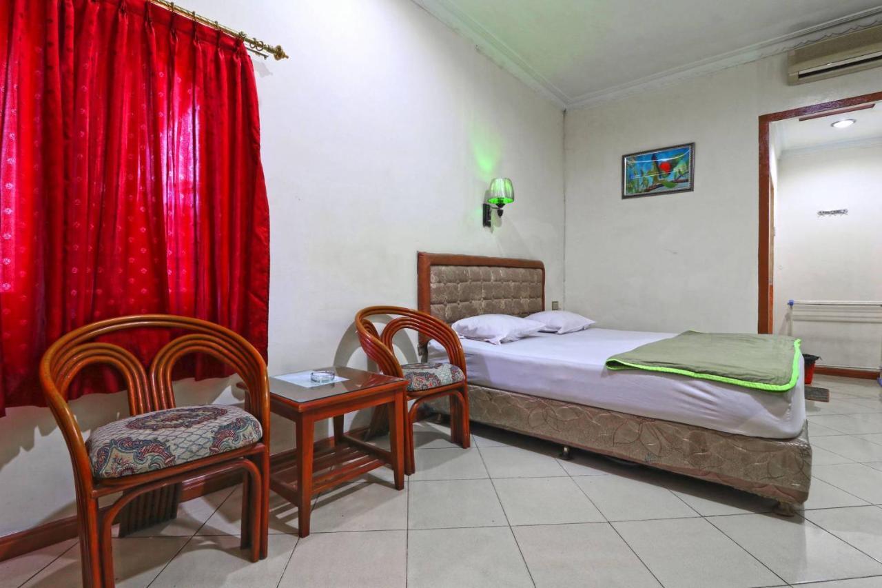Hotel Melati Медан Экстерьер фото