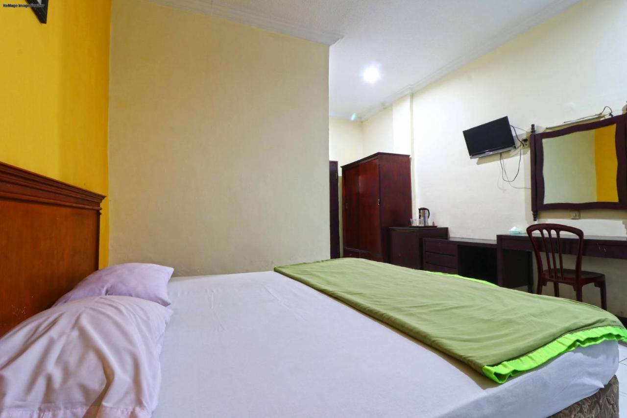 Hotel Melati Медан Экстерьер фото
