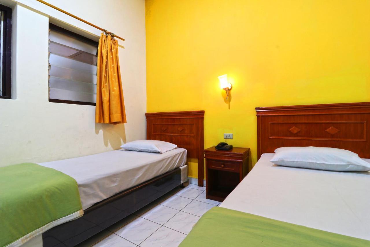 Hotel Melati Медан Экстерьер фото